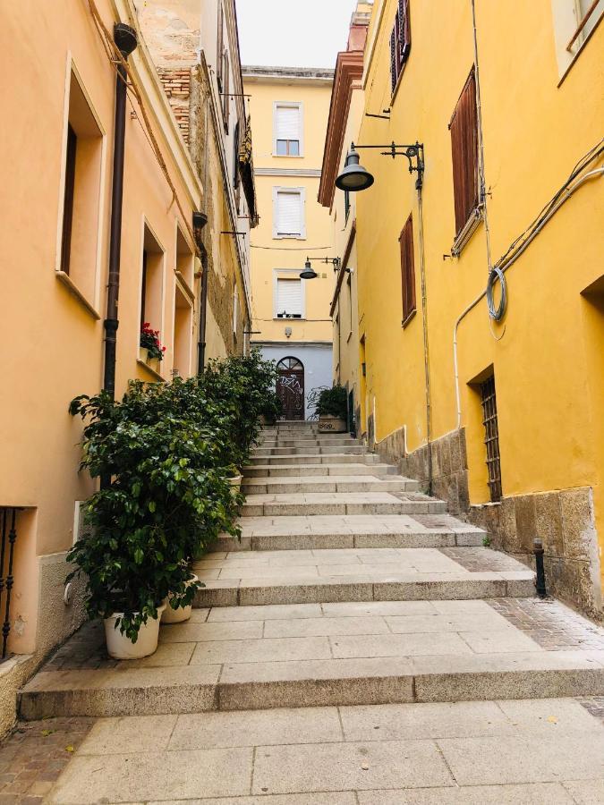 Apartment Vsg25 Nel Centro Di Cagliari Buitenkant foto