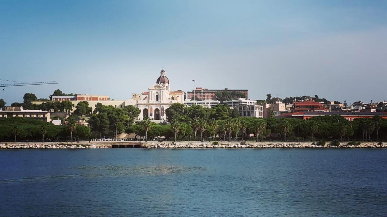 Apartment Vsg25 Nel Centro Di Cagliari Buitenkant foto