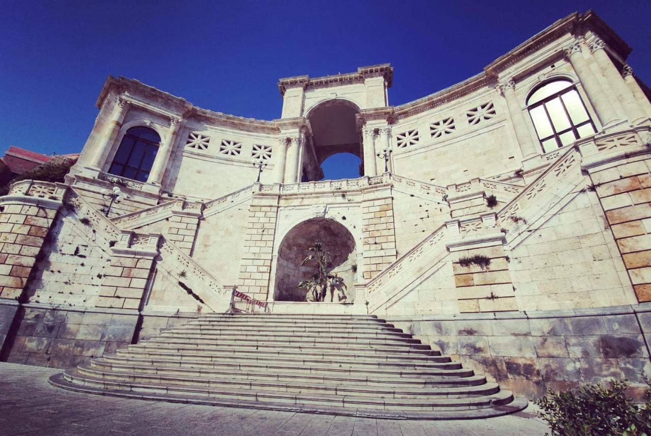 Apartment Vsg25 Nel Centro Di Cagliari Buitenkant foto
